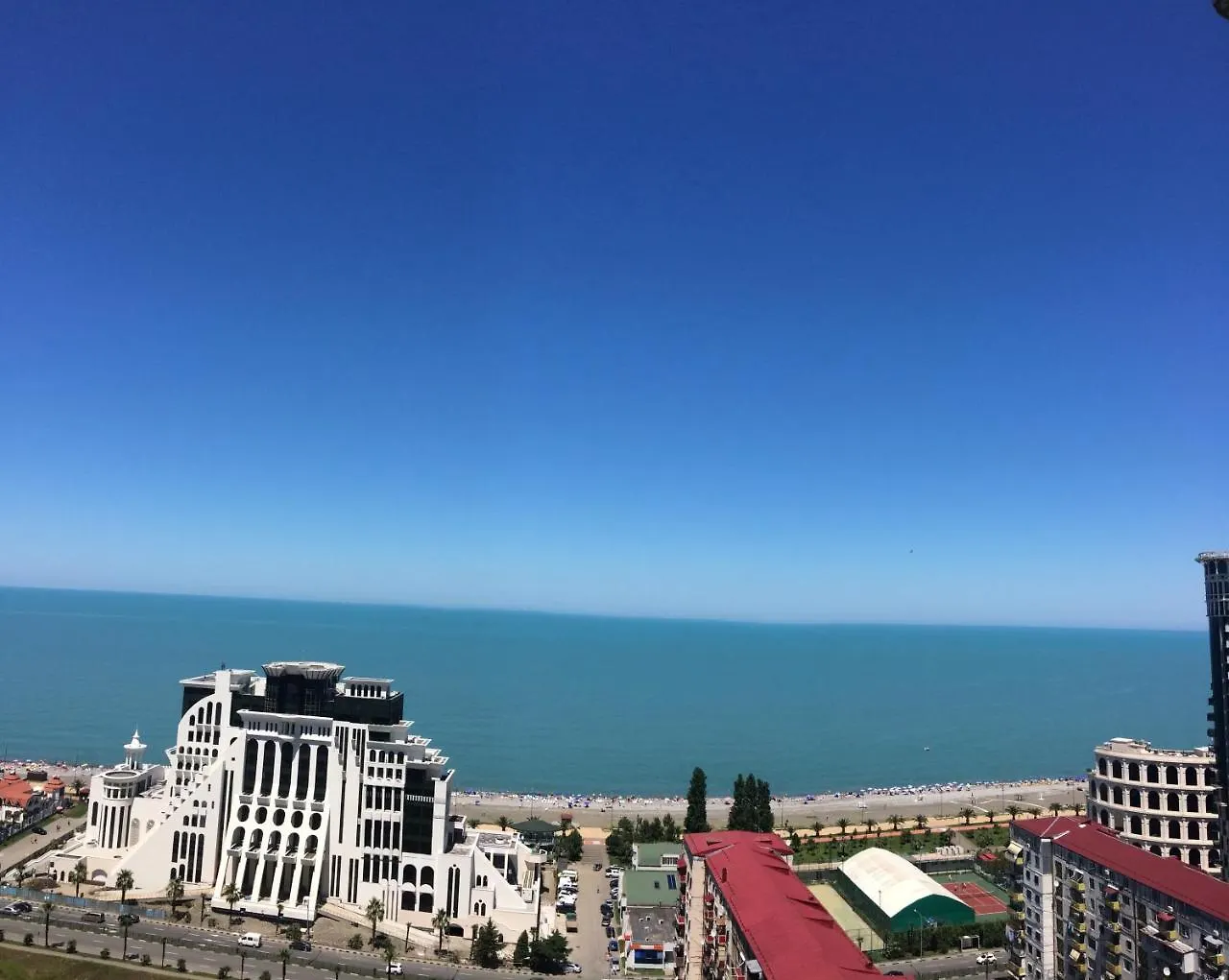 Deluxe Apartments On First Line Батуми